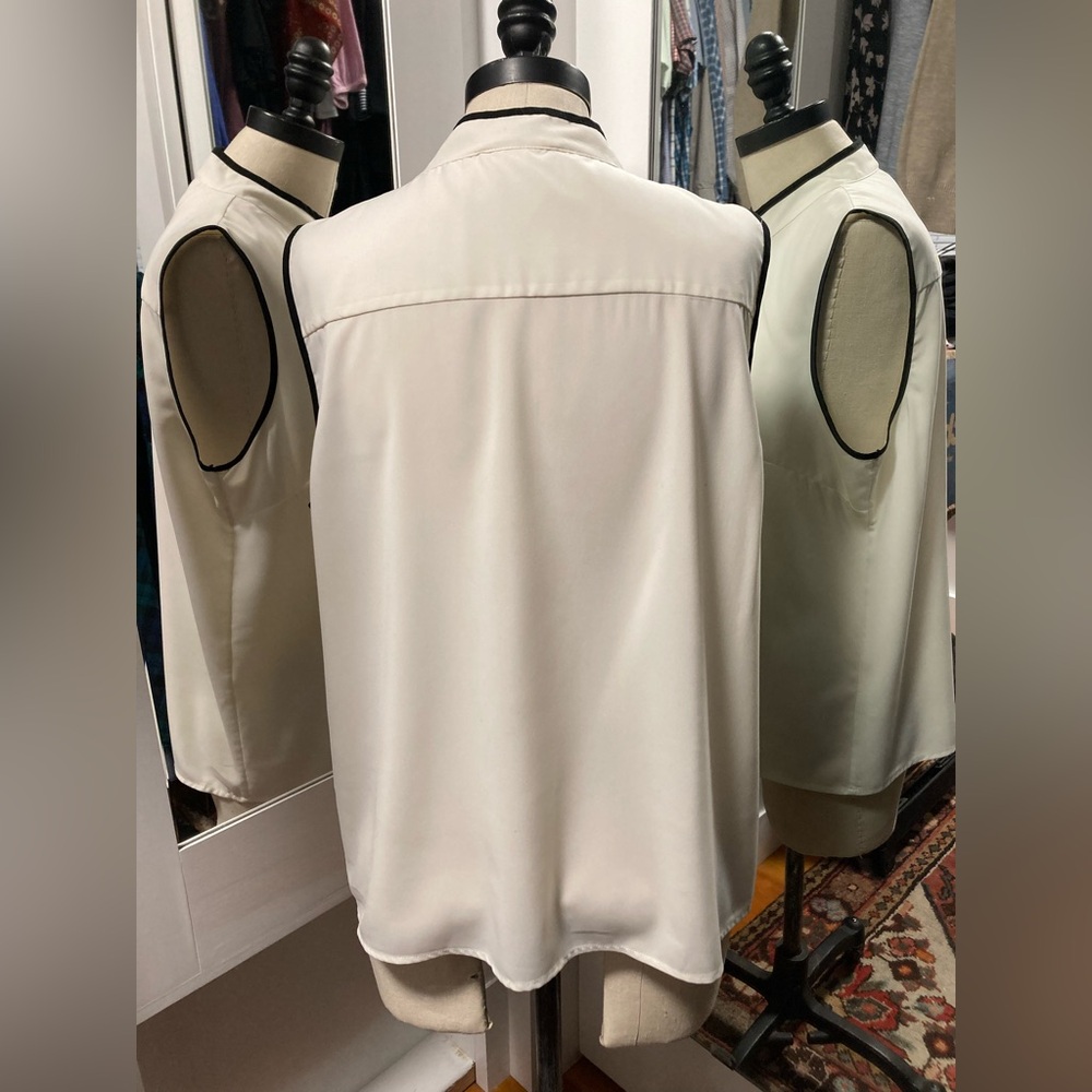 Calvin Klein Cream Sleeveless Ruffle Blouse with Black Trim - Picture 3 of 9
